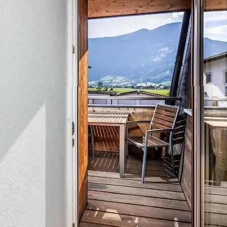 Apparthaus & Chalets Hofer Zell am Ziller Exterior photo