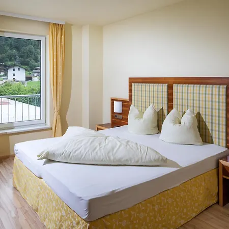 Apparthaus & Chalets Hofer Zell am Ziller Exterior photo