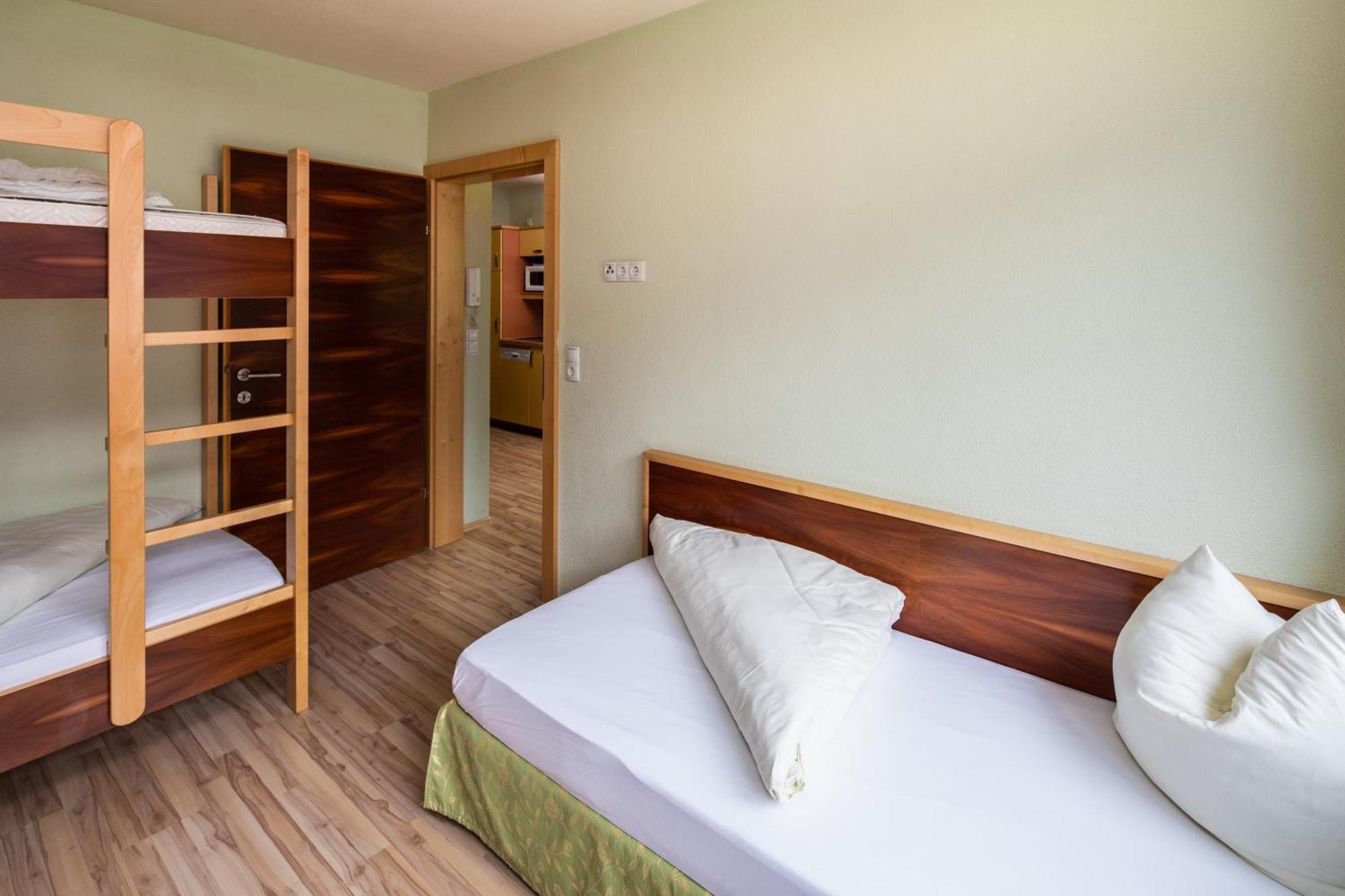 Apparthaus & Hofer Apartment *